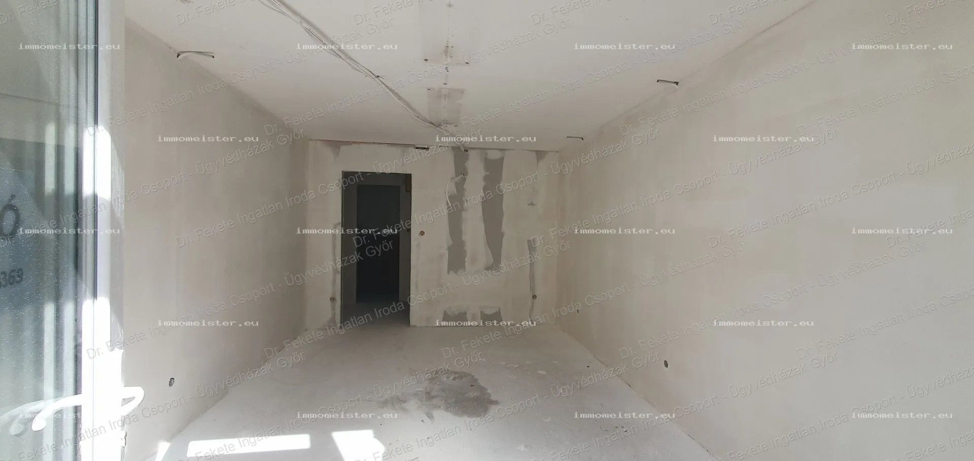 Üzlethelyiség zu Verkauf in Győr
