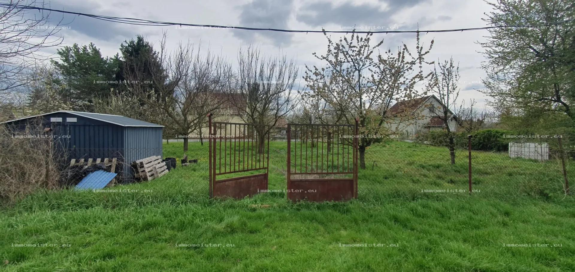 Békéscsabán 810 m2-es zártkert eladó! 