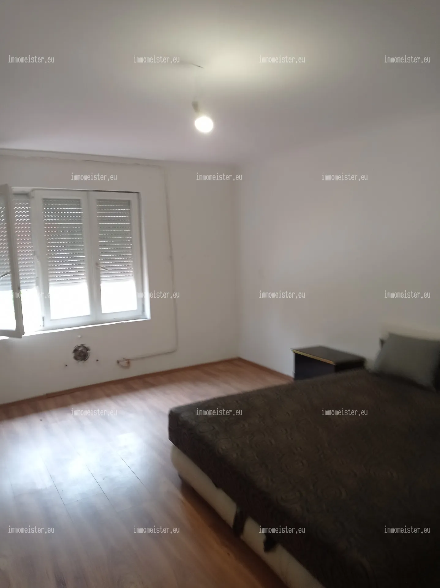 Békéscsabán  80 m2   családi ház eladó.