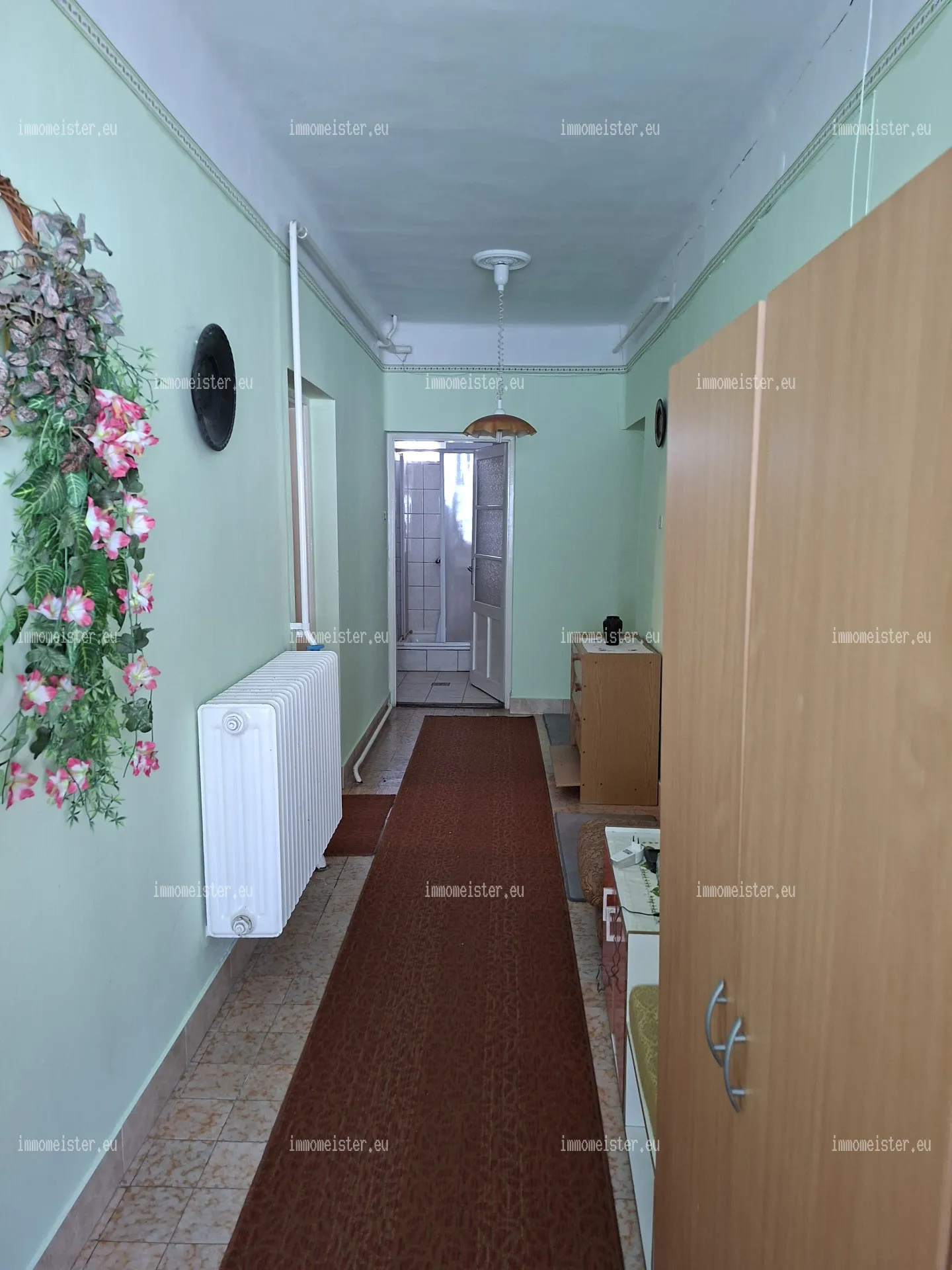 Nagybánhegyesen 110 m2  tégla családi ház eladó.