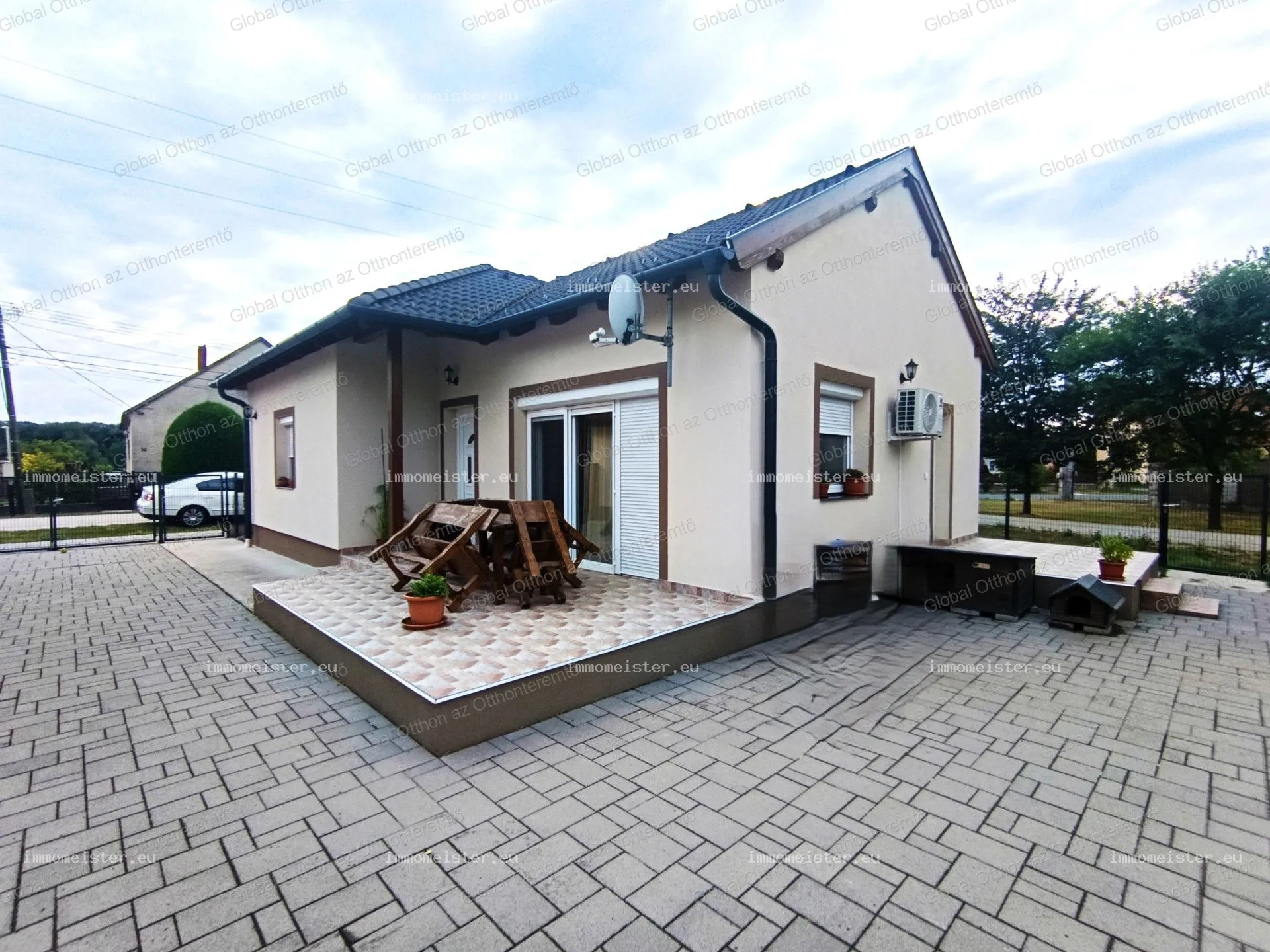 Haus zu Verkauf in Dunakiliti