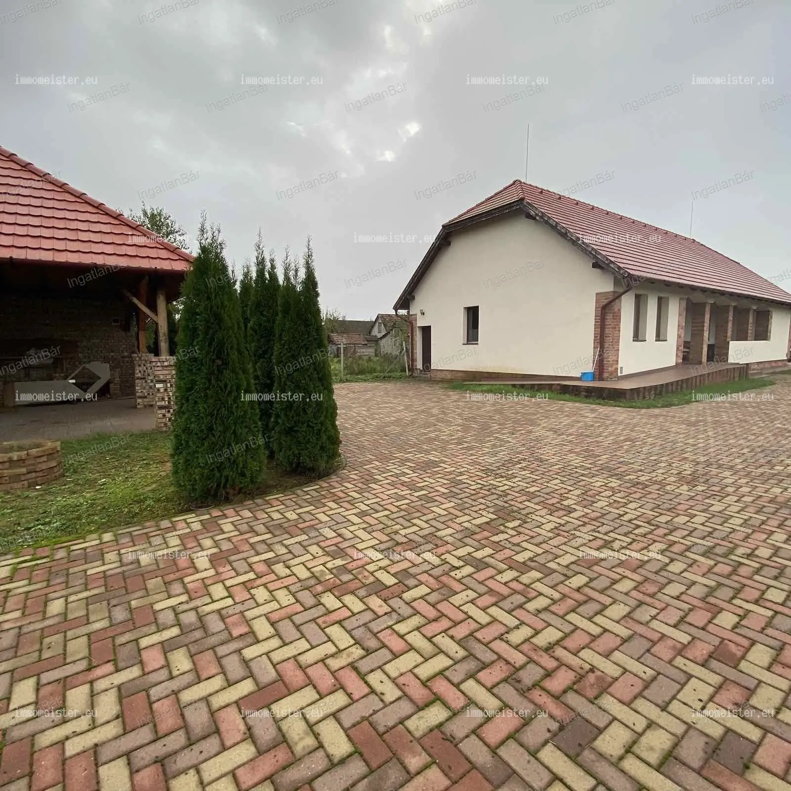 Eladó gyönyörű lakóingatlan Beregdarócon !