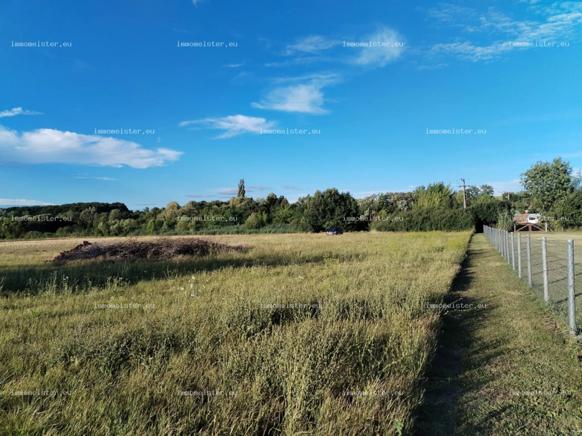 Eladó belterületi telek Palotáson, horgásztó közelében – 1600 m²!