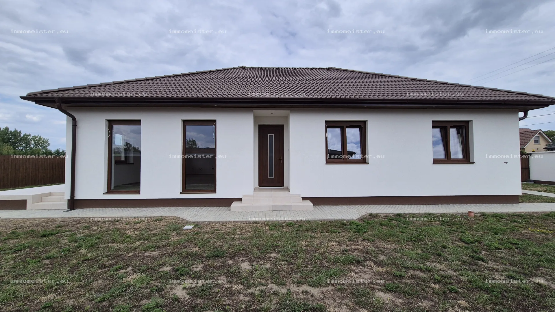 Energiatakarékos új építésű nappali+3 szobás családi ház eladó Békéscsaba közkedvelt részén