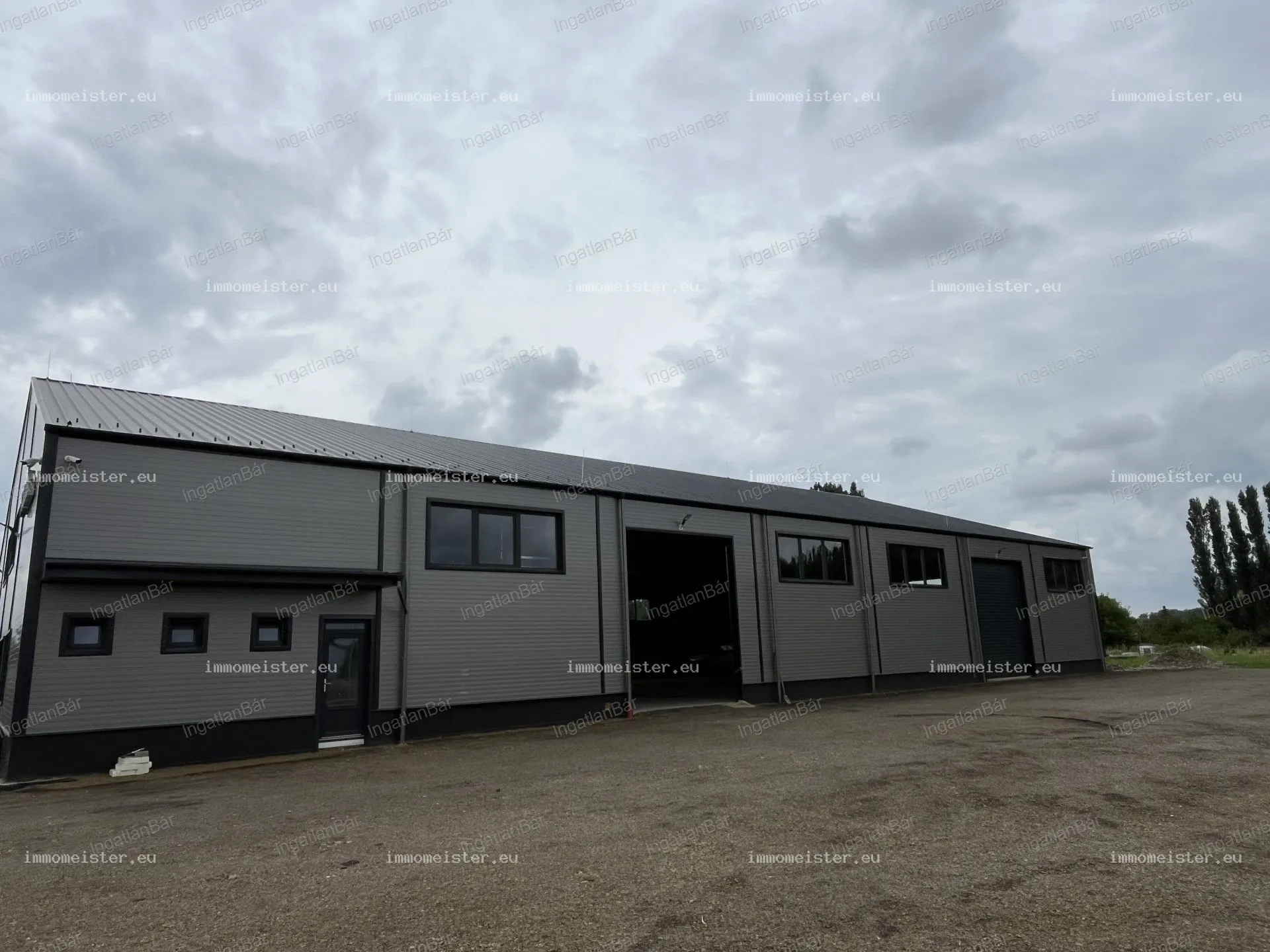 Ipari ingatlan zu vermieten in Nyíregyháza