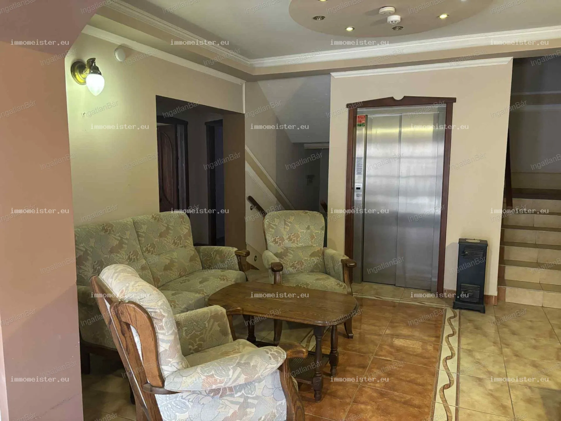 Üzlethelyiség zu Verkauf in Hajdúszoboszló