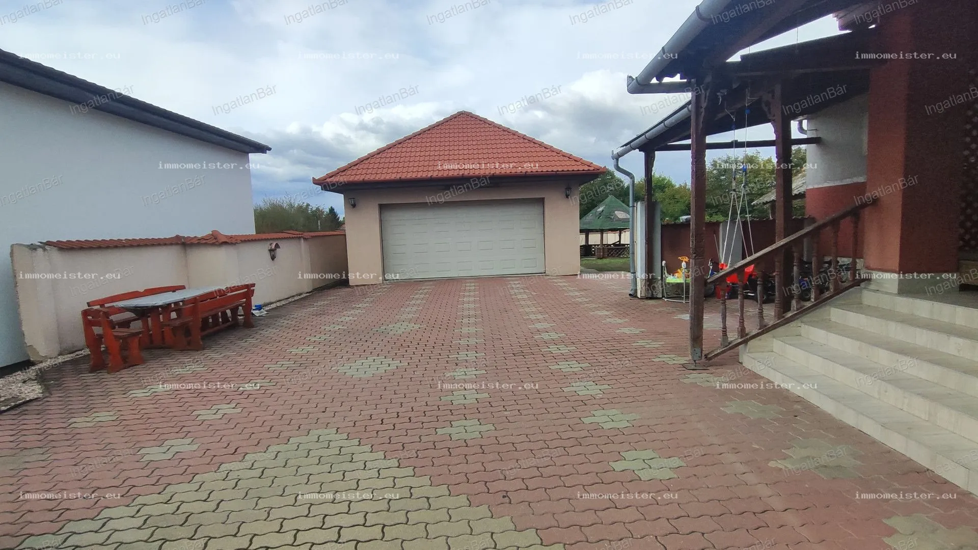 Eladó Családi ház Nyírcsaholyban