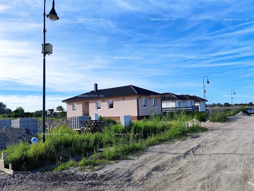 Haus zu Verkauf in Pér