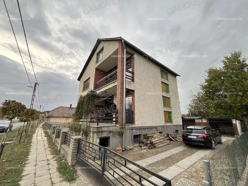 Családi ház eladó Döbröközön