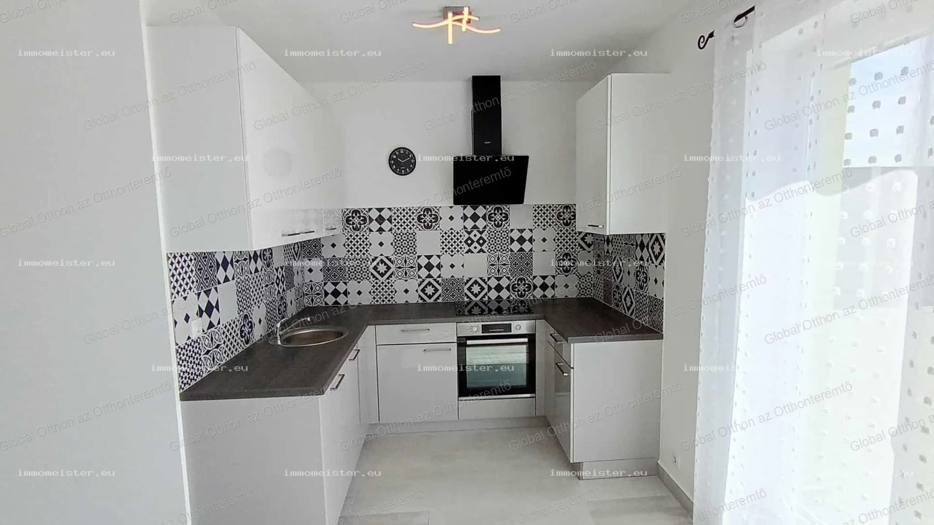 ÚJ ÉPÍTÉSŰ PENTHOUSE LAKÁS ELADÓ – TÁGAS TERASSZAL