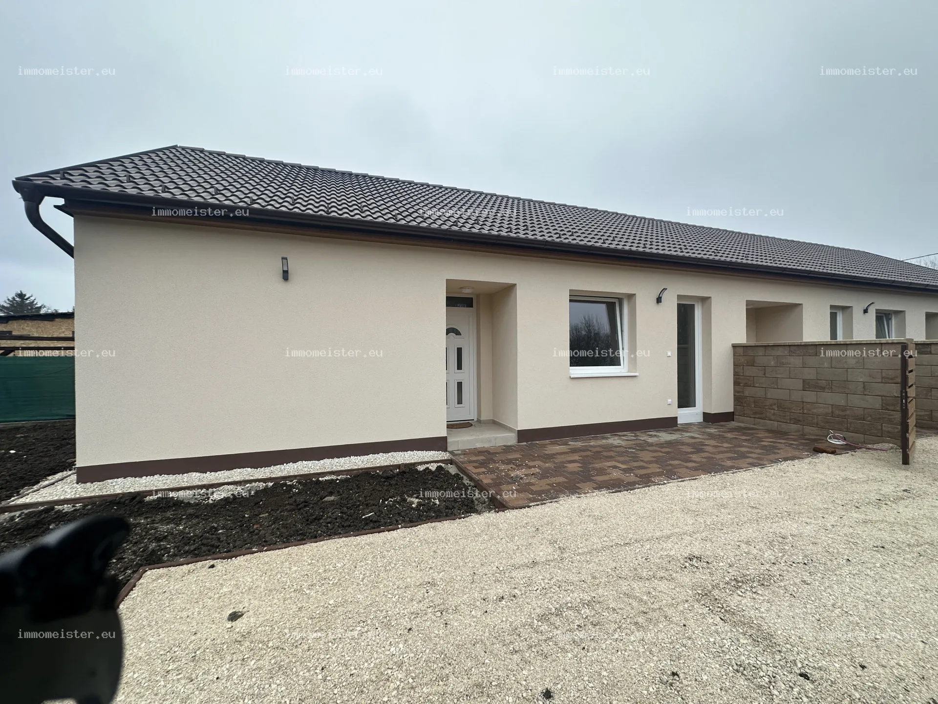 Eladó Lakás Farád