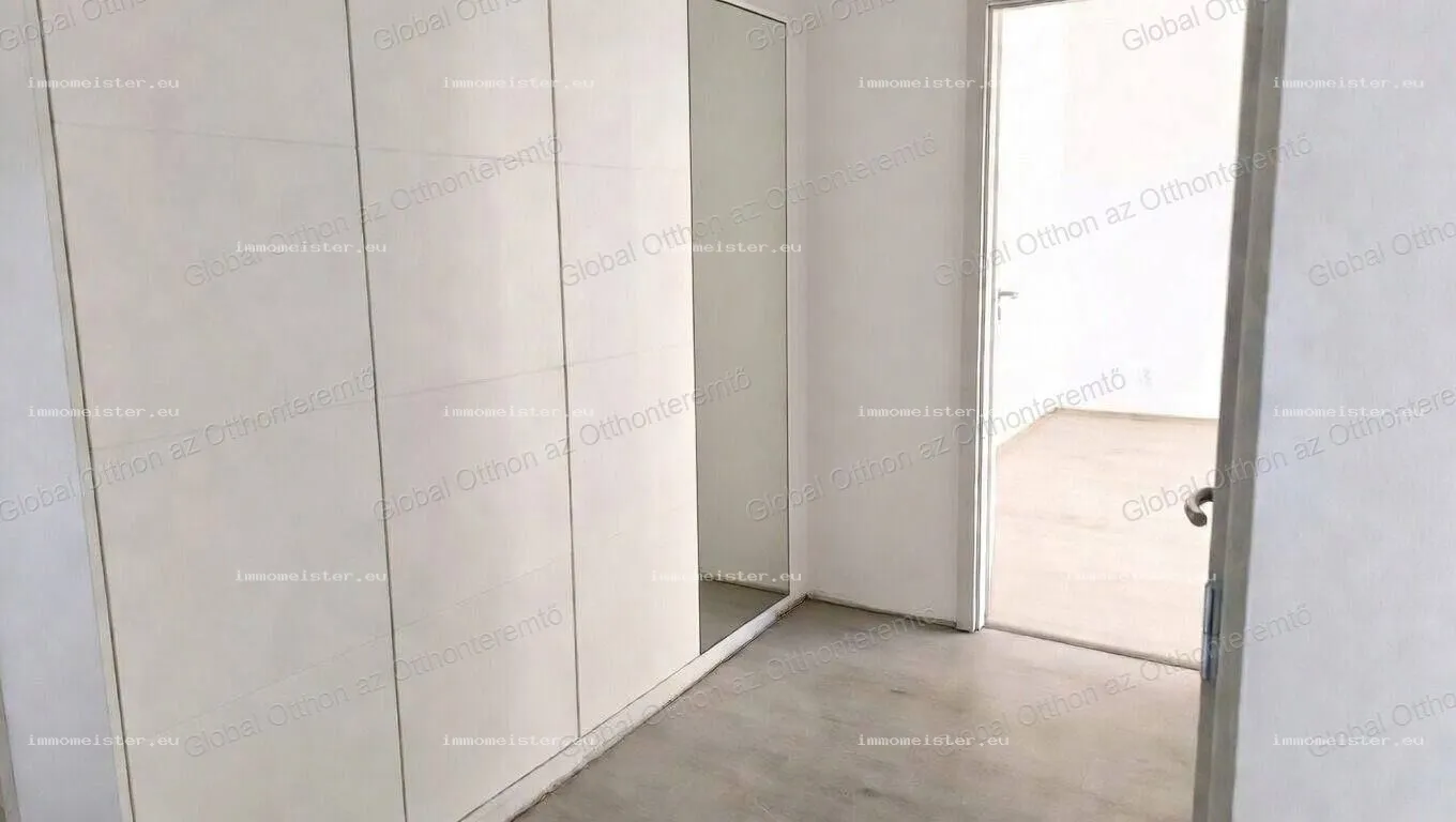 Mosonmagyaróvár Városközpontjában 49 nm panel lakás eladó!