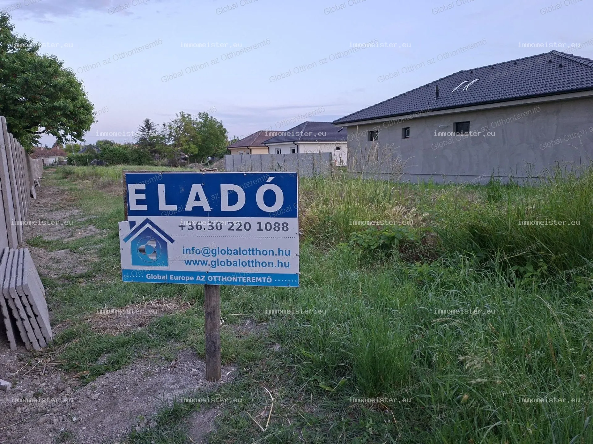 Építési telek eladó!
